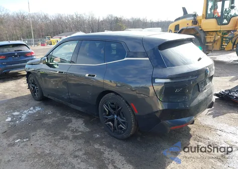 2023 BMW Ix M60 z USA, uszkodzony, nr VIN WB533CF02PCL97776